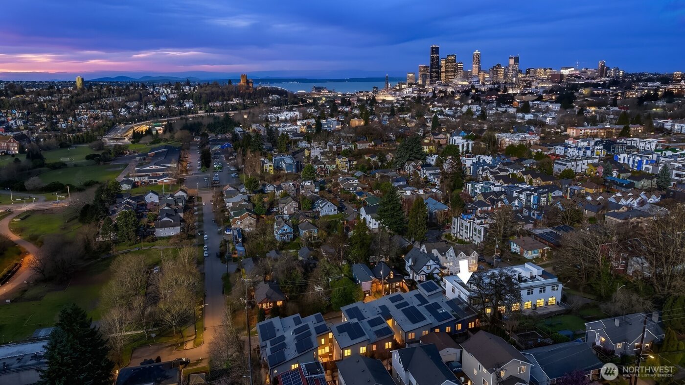 1312 Yakima Avenue S, Seattle, WA 98144-3833