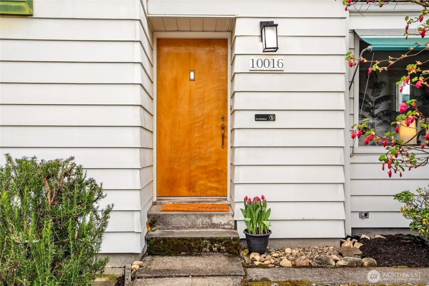 10016 13th Avenue NW, Seattle, WA 98177