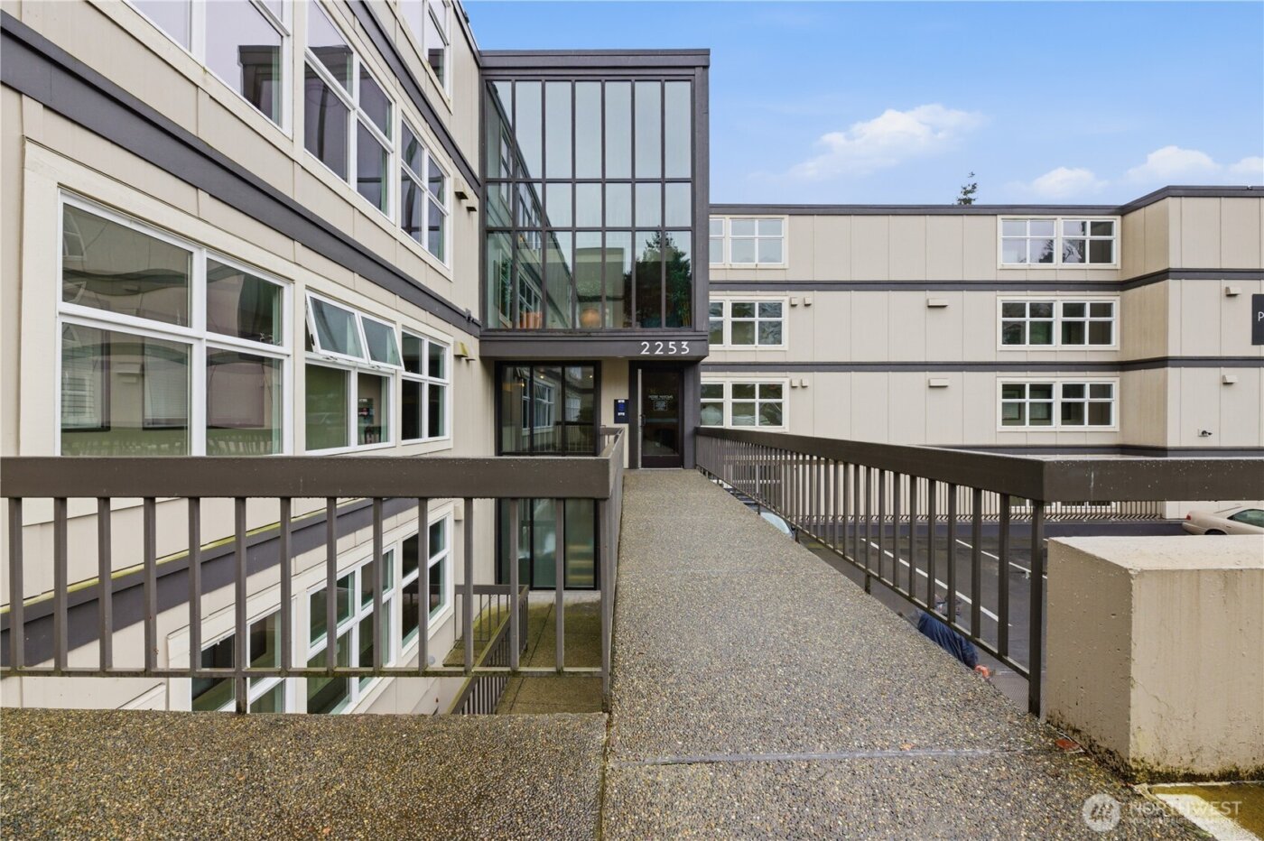 2253 Gilman Drive W #505, Seattle, WA 98119