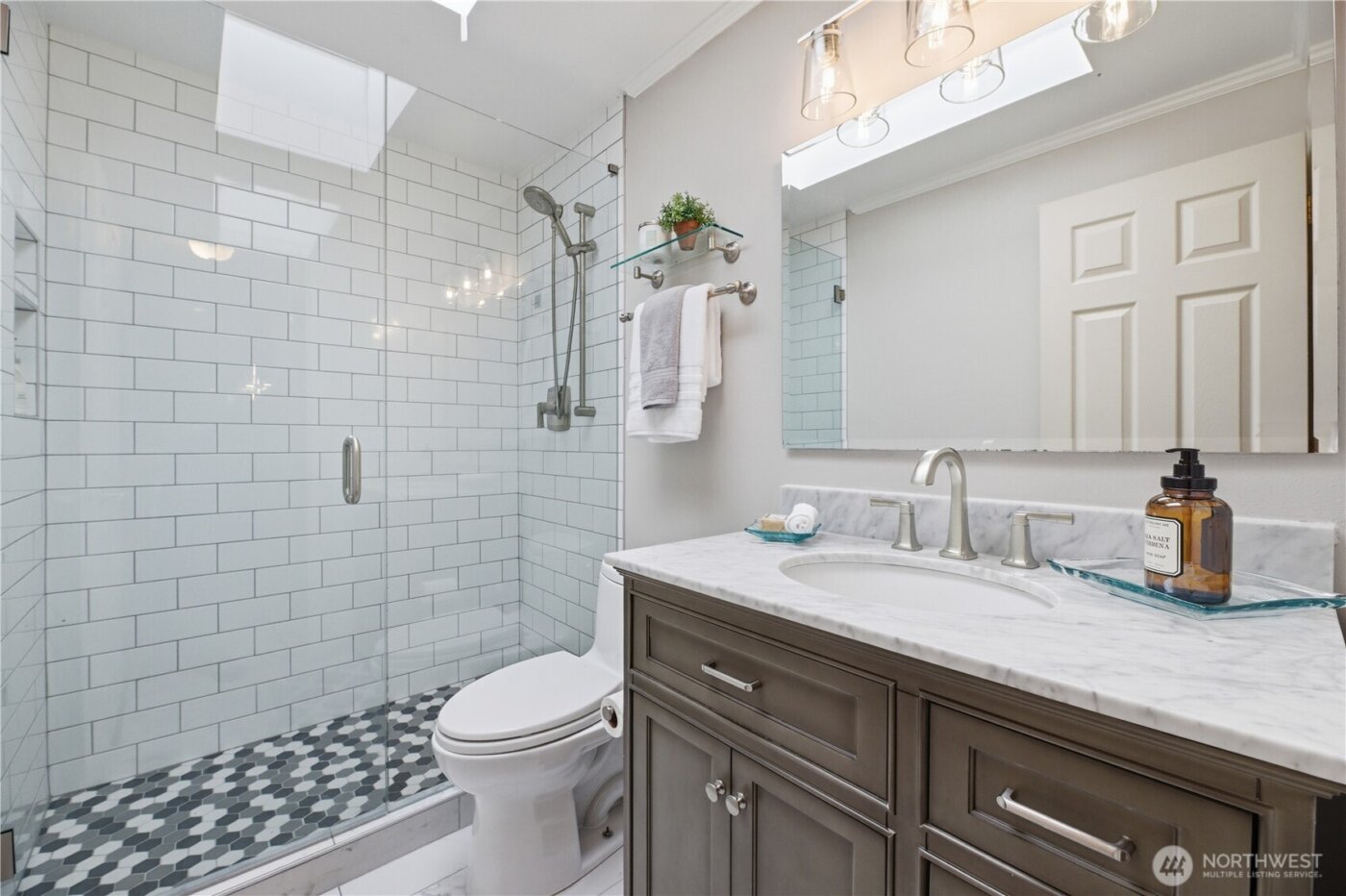 2253 Gilman Drive W #505, Seattle, WA 98119