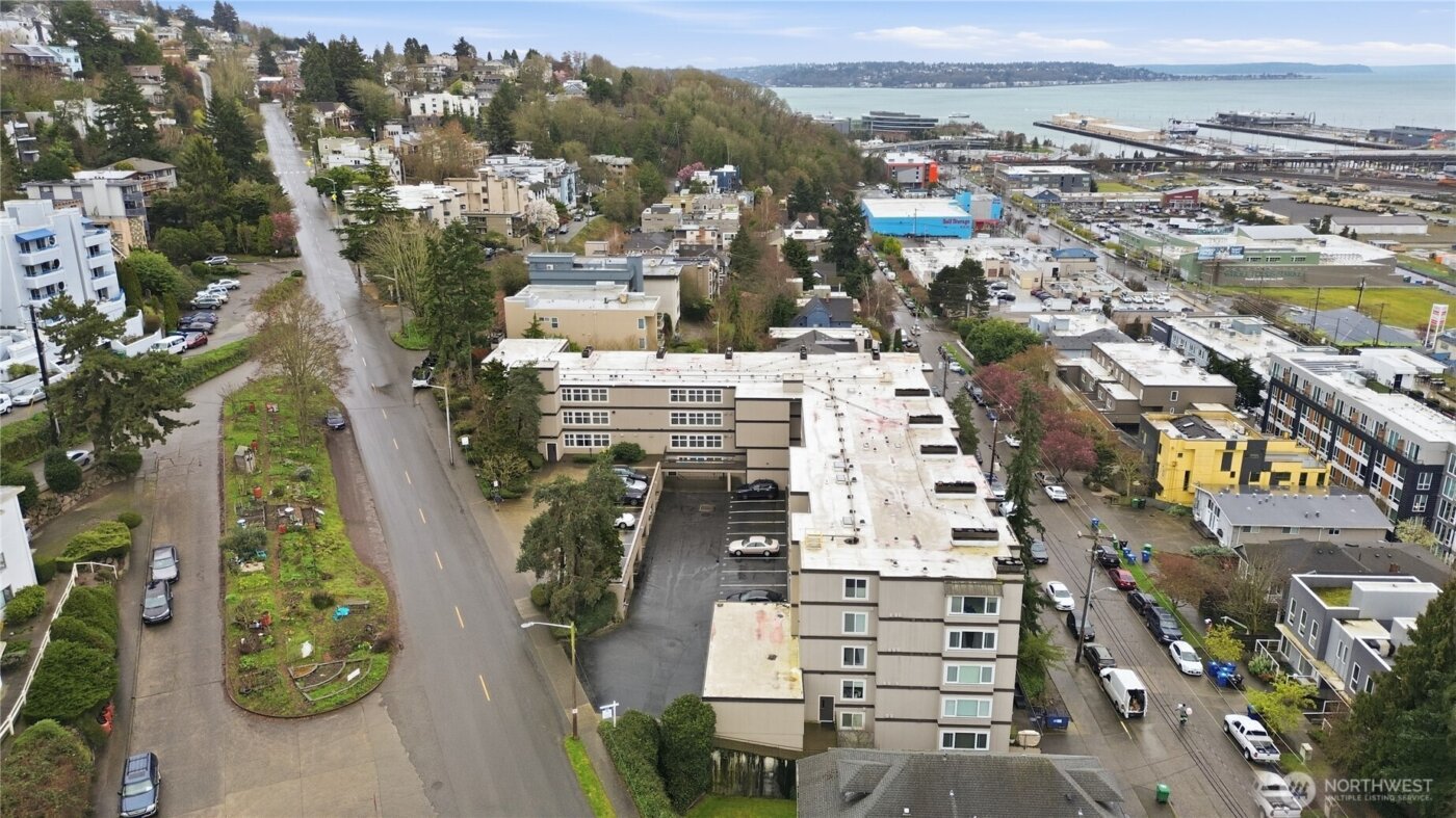 2253 Gilman Drive W #505, Seattle, WA 98119