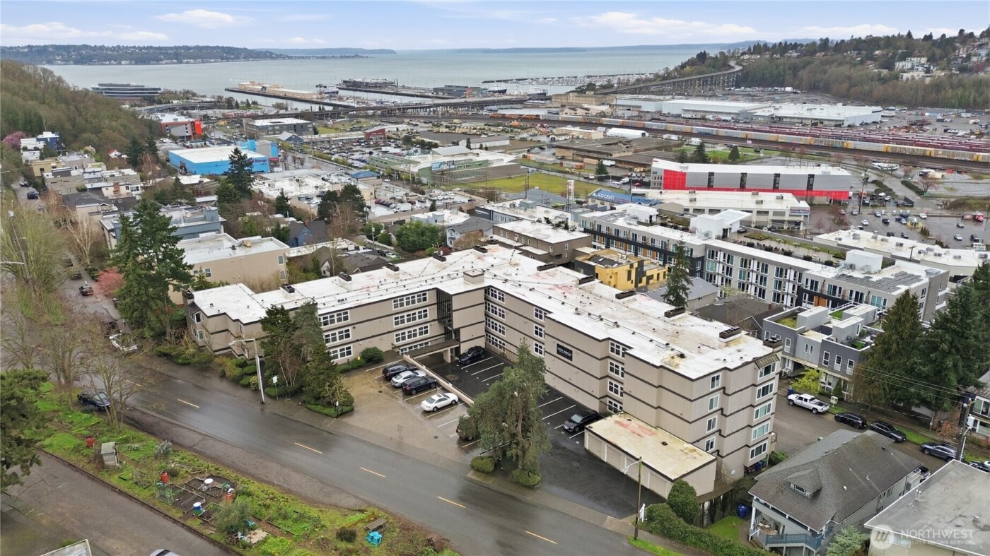 2253 Gilman Drive W #505, Seattle, WA 98119