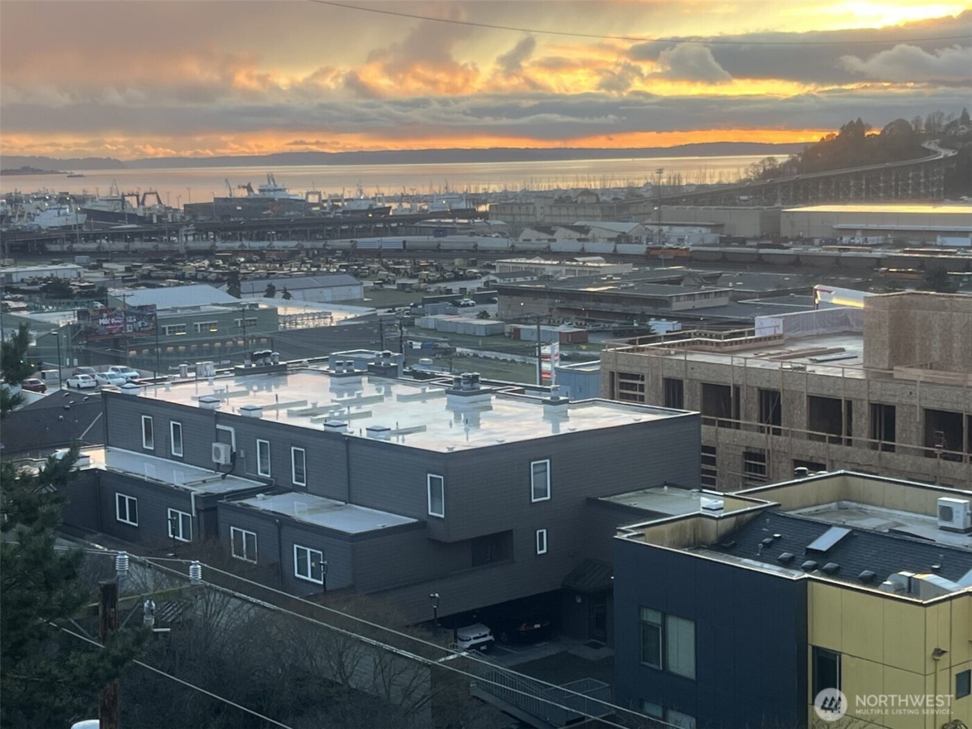 2253 Gilman Drive W #505, Seattle, WA 98119