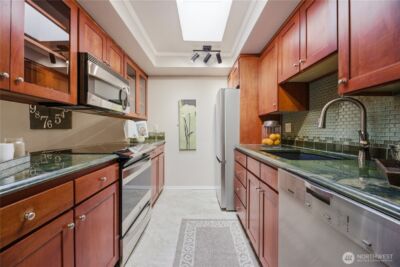 2253 Gilman Drive W #505, Seattle, WA 98119 - Photo 4