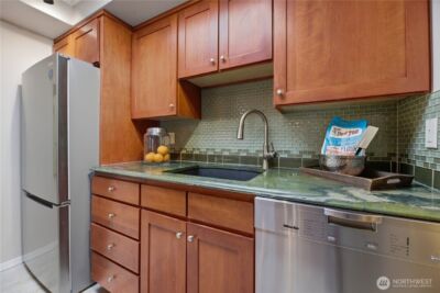 2253 Gilman Drive W #505, Seattle, WA 98119 - Photo 6