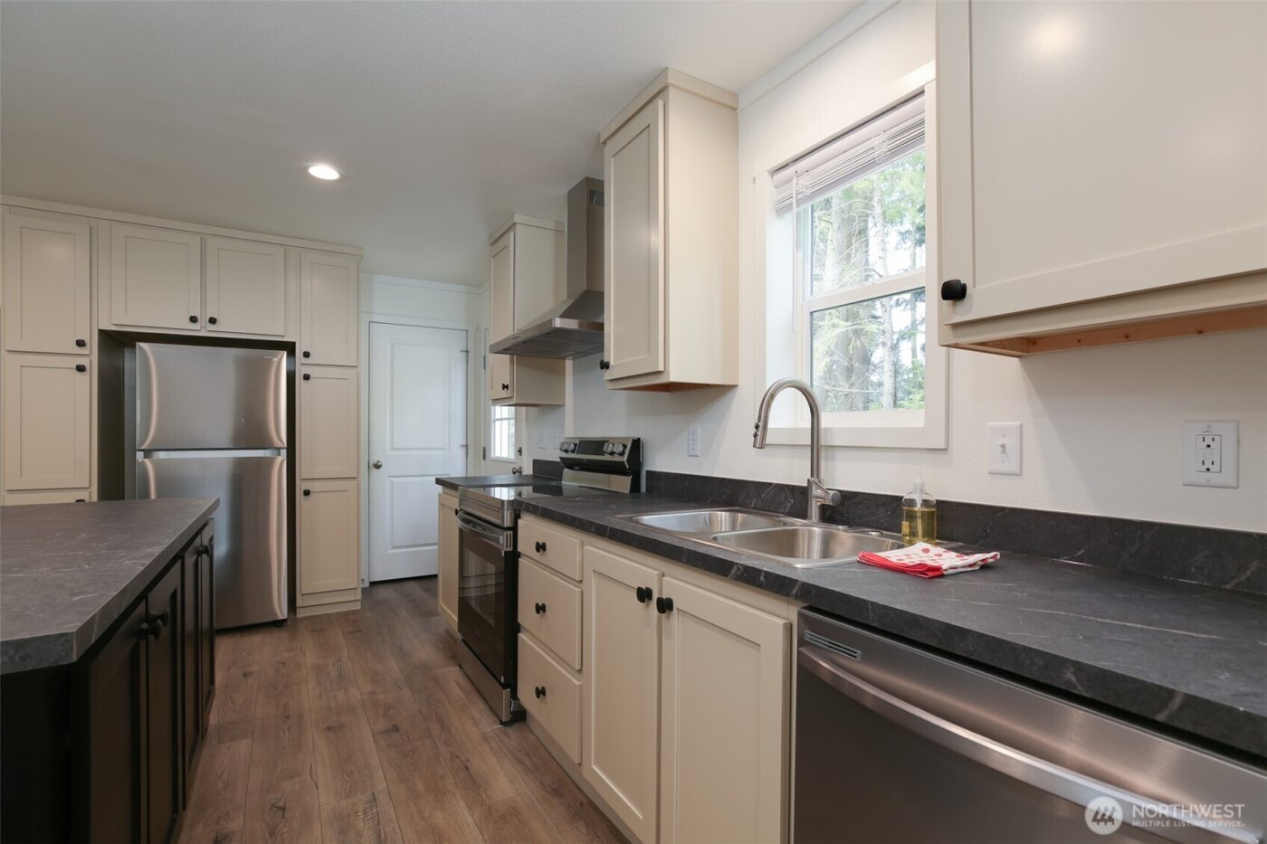 464 Sycamore Road , Coupeville, WA 98239