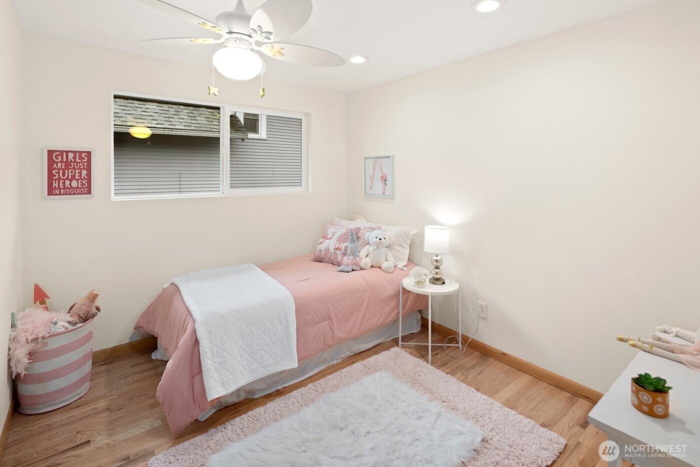 7038 Cleopatra Place NW, Seattle, WA 98117