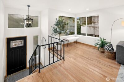 7038 Cleopatra Place NW, Seattle, WA 98117 - Photo 2