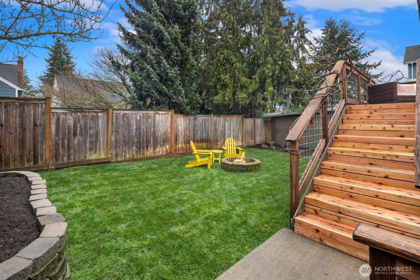 7038 Cleopatra Place NW, Seattle, WA 98117