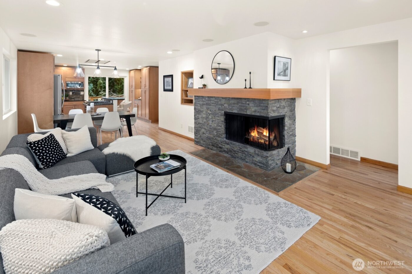 7038 Cleopatra Place NW, Seattle, WA 98117