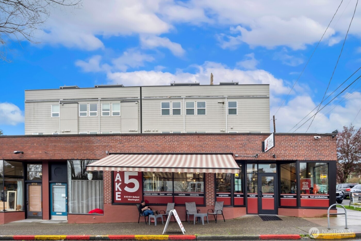 7038 Cleopatra Place NW, Seattle, WA 98117