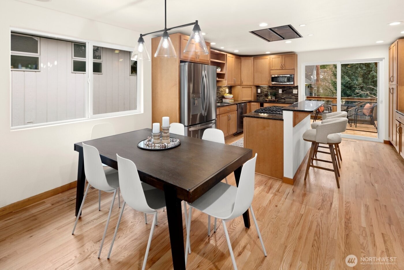 7038 Cleopatra Place NW, Seattle, WA 98117