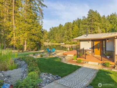 5440 E Grapeview Loop Road , Allyn, WA 98524