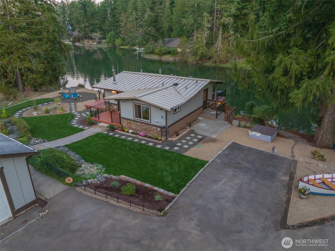 5440 E Grapeview Loop Road , Allyn, WA 98524