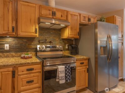 5440 E Grapeview Loop Road , Allyn, WA 98524 - Photo 11