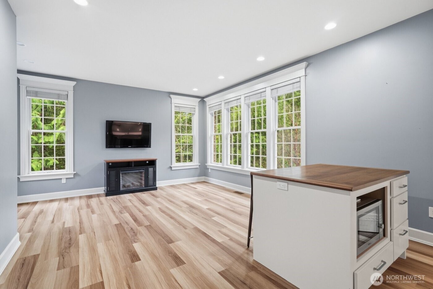 19827 223rd Avenue NE, Woodinville, WA 98077-0744