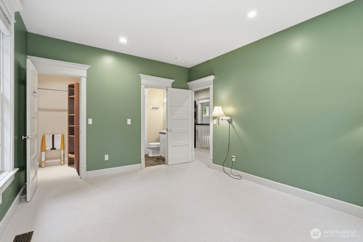 19827 223rd Avenue NE, Woodinville, WA 98077-0744