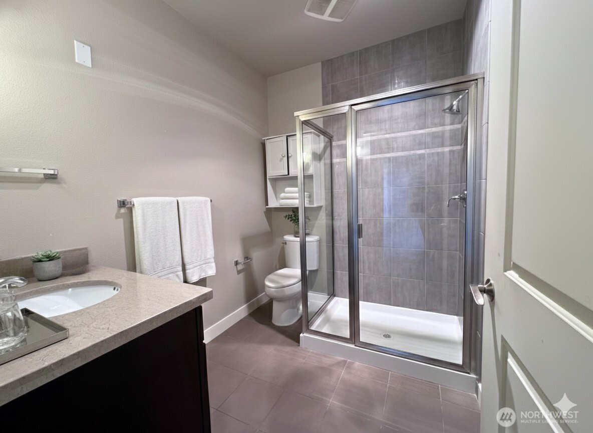 15700 116th Ave NE #204, Bothell, WA 98011