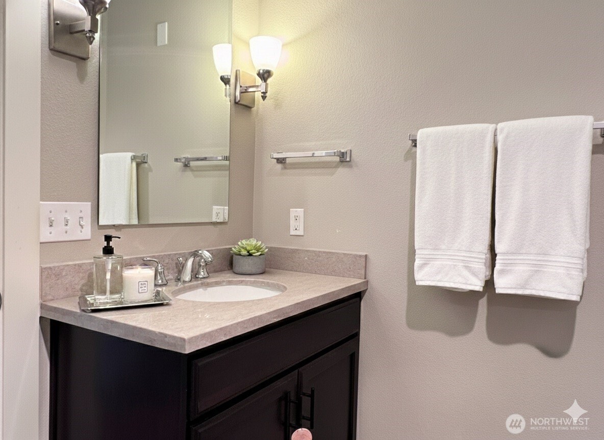 15700 116th Ave NE #204, Bothell, WA 98011