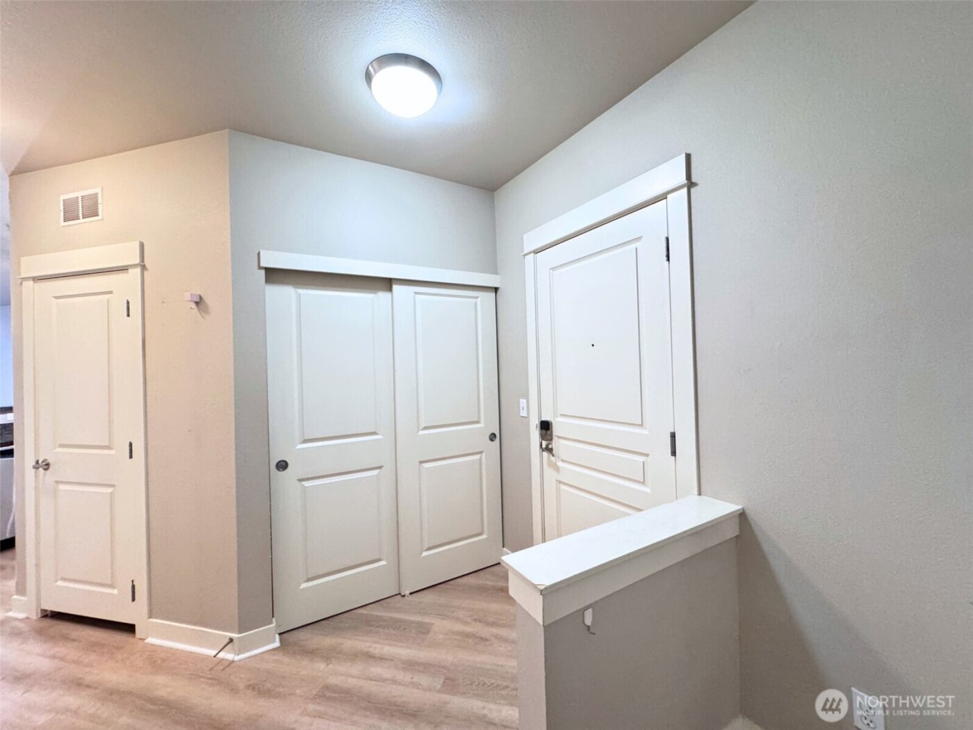 15700 116th Ave NE #204, Bothell, WA 98011