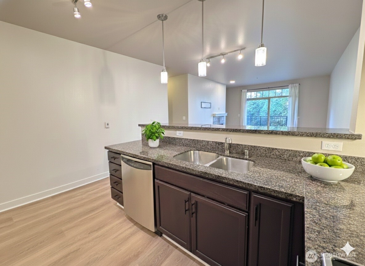 15700 116th Ave NE #204, Bothell, WA 98011