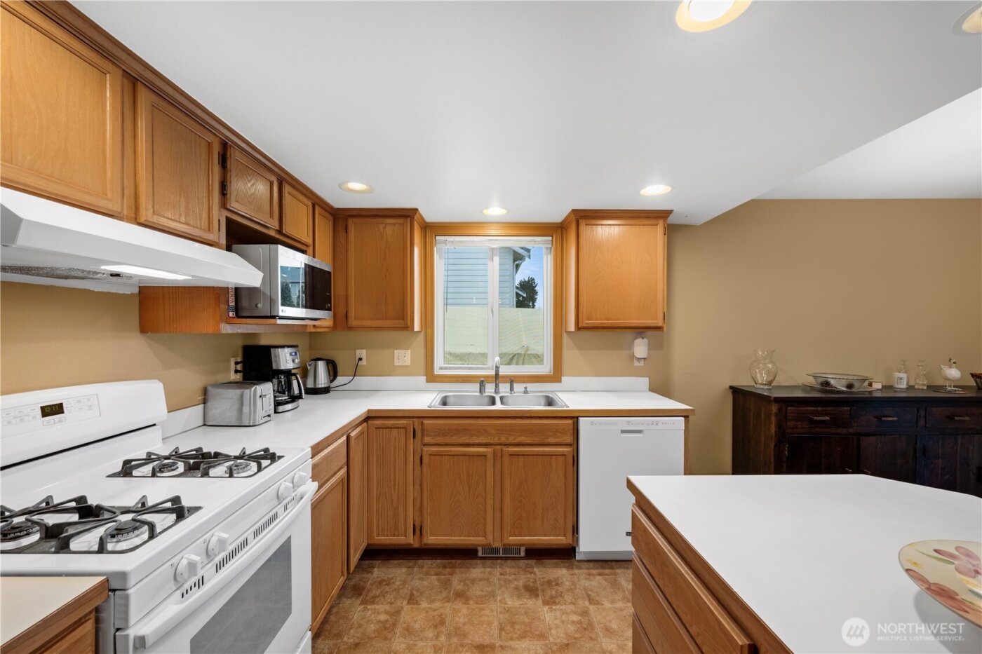 6809 77th Avenue NE, Marysville, WA 98270