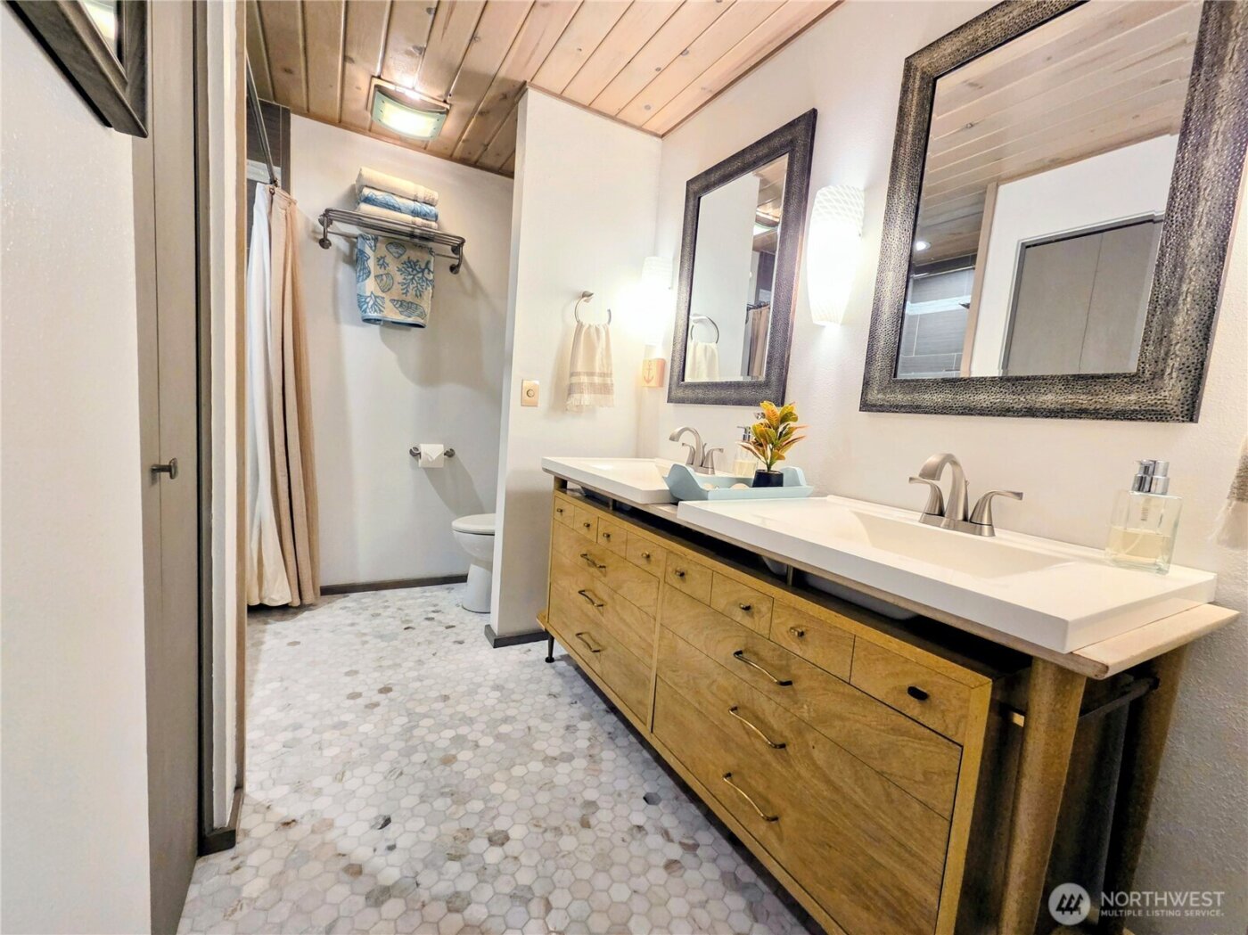 2941 Erlands Beach Loop NW, Bremerton, WA 98312