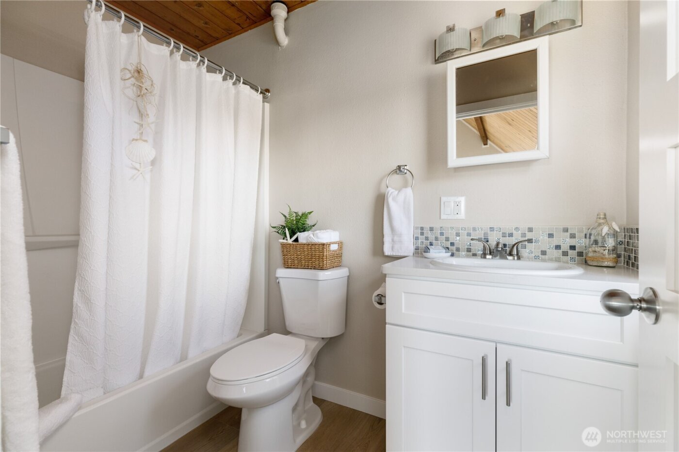 238 Keystone Avenue , Coupeville, WA 98239