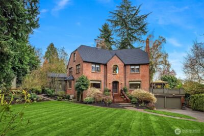 3333 43rd Avenue NE, Seattle, WA 98105