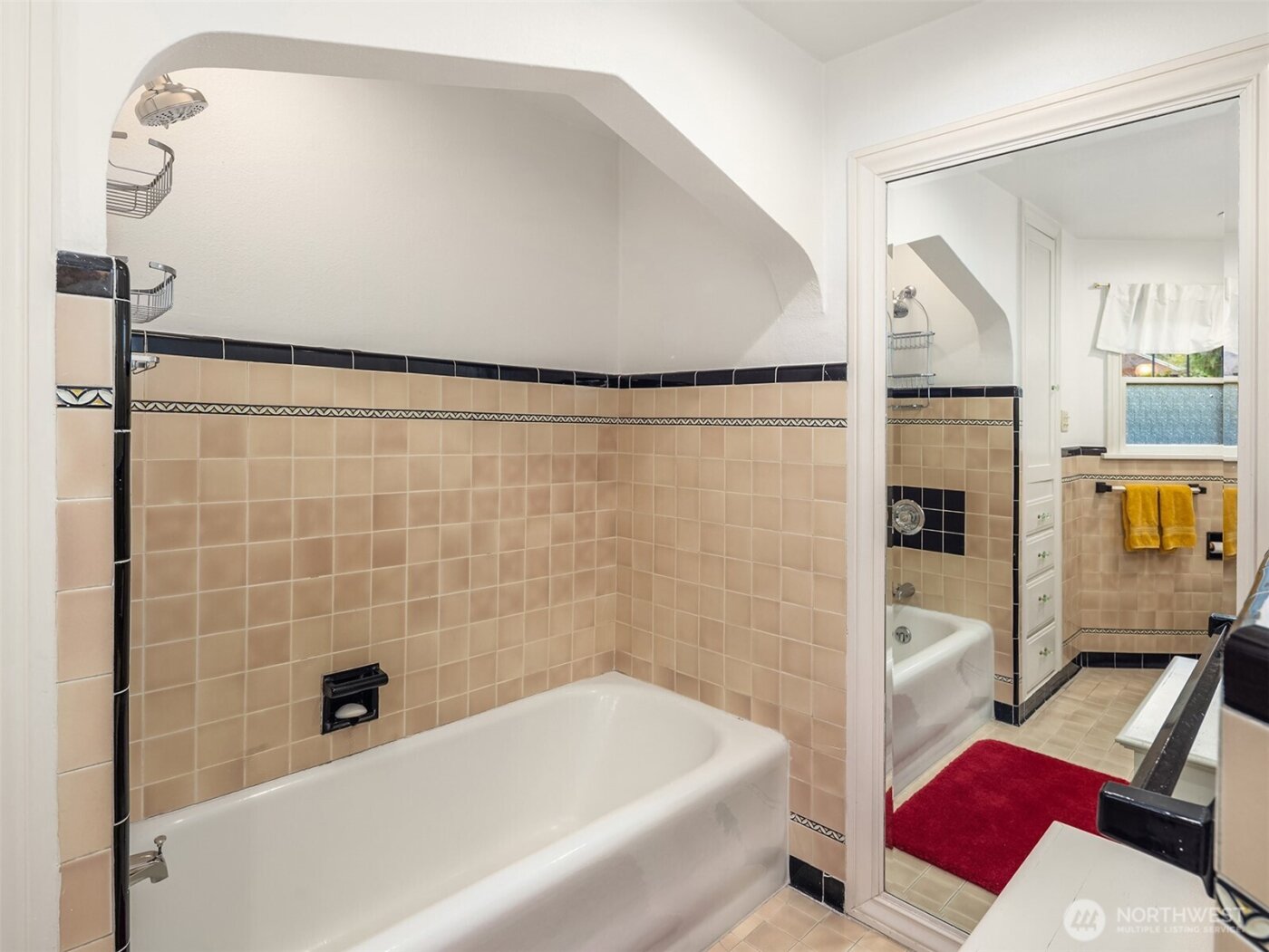 3333 43rd Avenue NE, Seattle, WA 98105