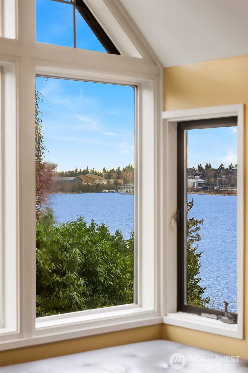 3333 43rd Avenue NE, Seattle, WA 98105