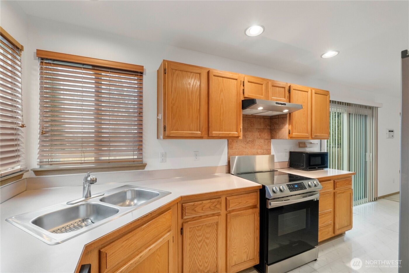 305 Browns Point Boulevard NE, Tacoma, WA 98422