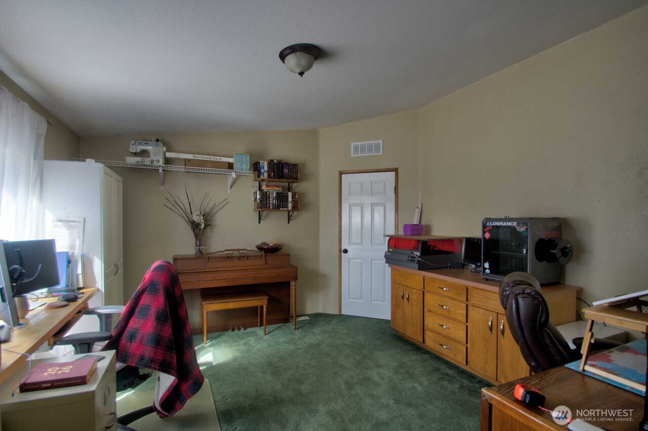 18434 Apricot Street SW, Rochester, WA 98579