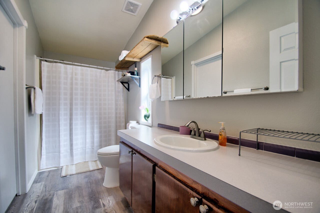 18434 Apricot Street SW, Rochester, WA 98579