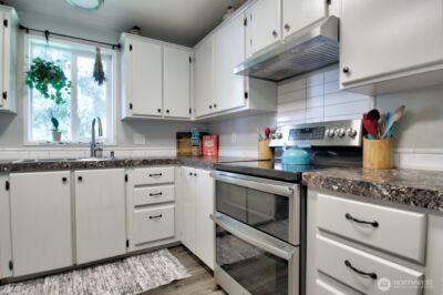 18434 Apricot Street SW, Rochester, WA 98579 - Photo 4