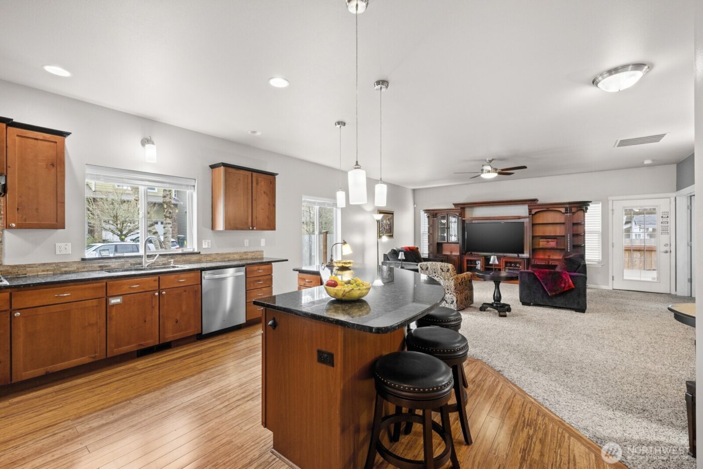 4216 17th Way NE, Olympia, WA 98516