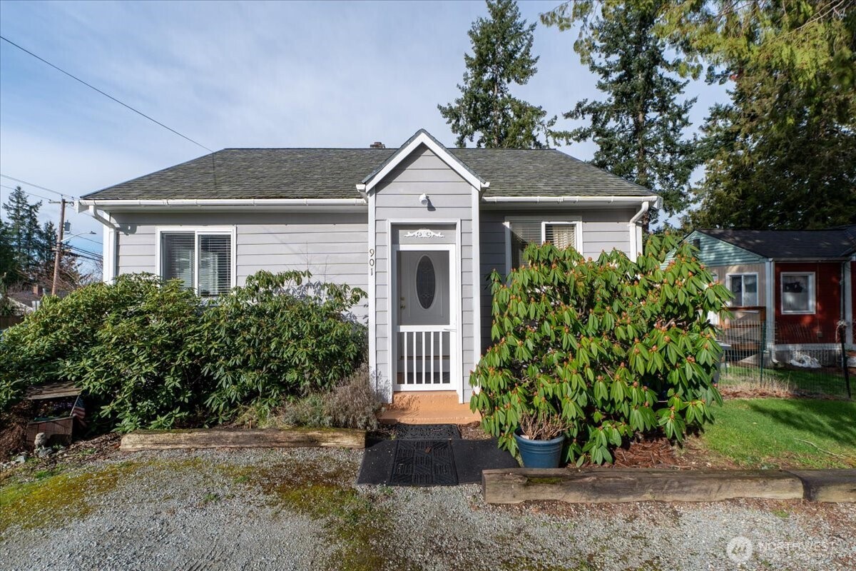 901 N 8th Street , Mount Vernon, WA 98273