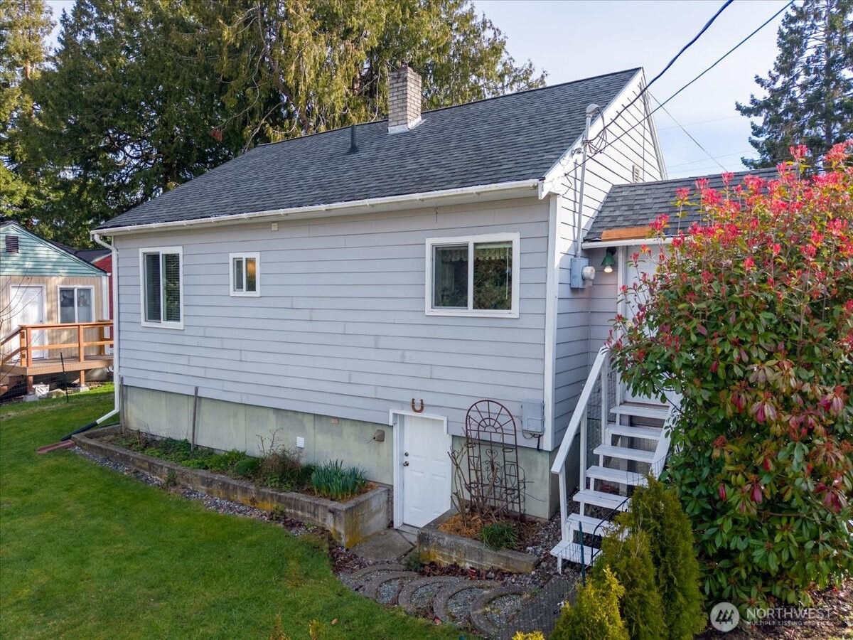 901 N 8th Street , Mount Vernon, WA 98273