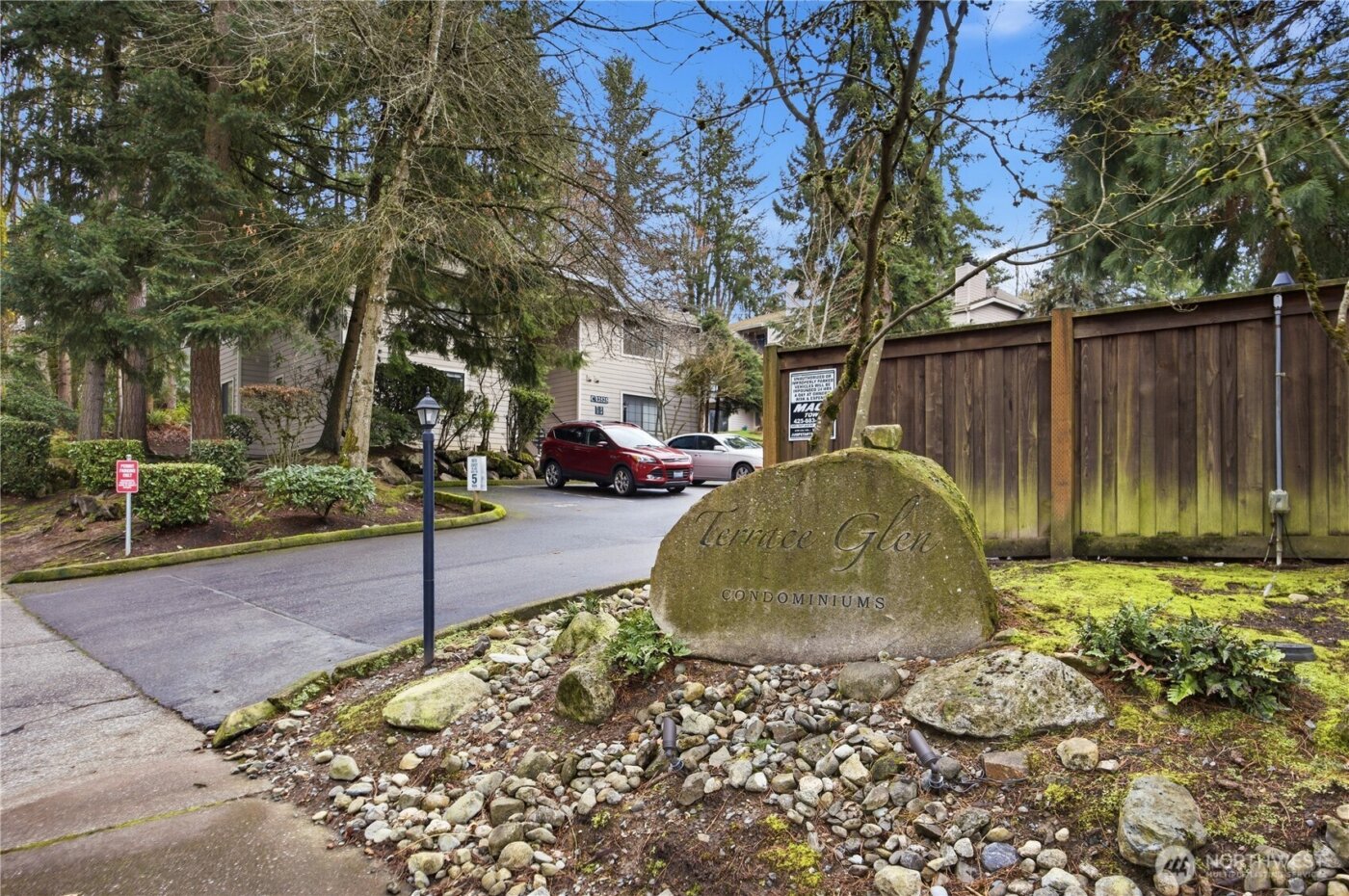 12515 NE 116th Street #B11, Kirkland, WA 98034