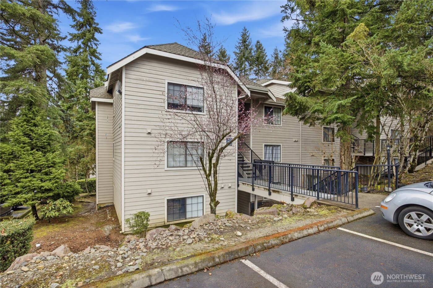 12515 NE 116th Street #B11, Kirkland, WA 98034