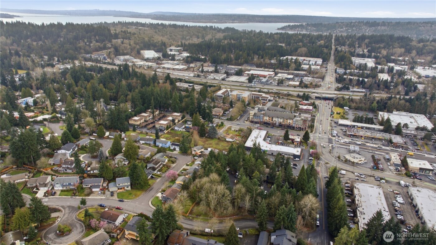 12515 NE 116th Street #B11, Kirkland, WA 98034