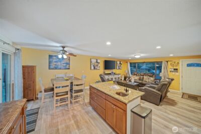 20827 59th Place W, Lynnwood, WA 98036 - Photo 2