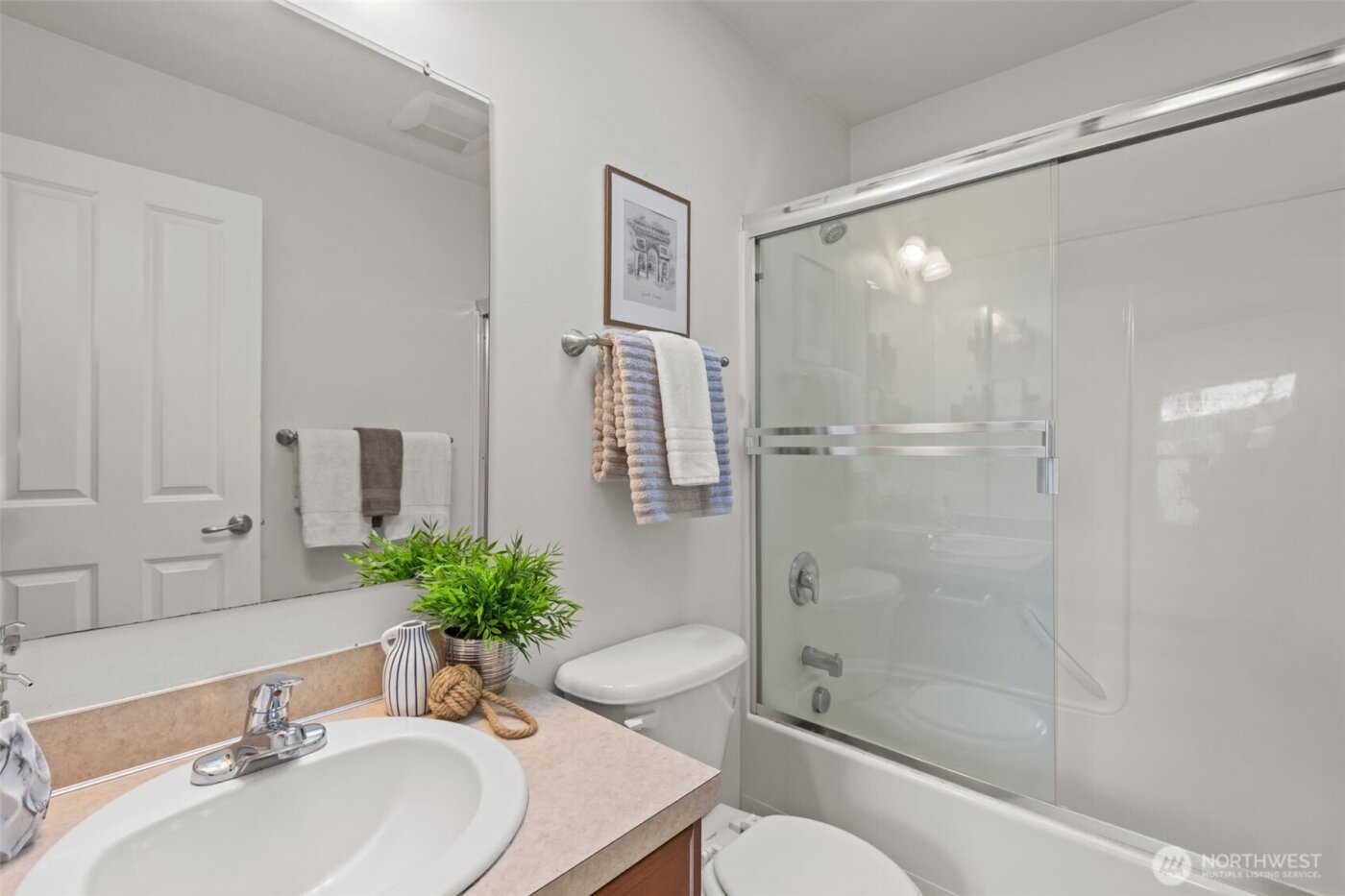 1450 S Donovan Street , Seattle, WA 98108