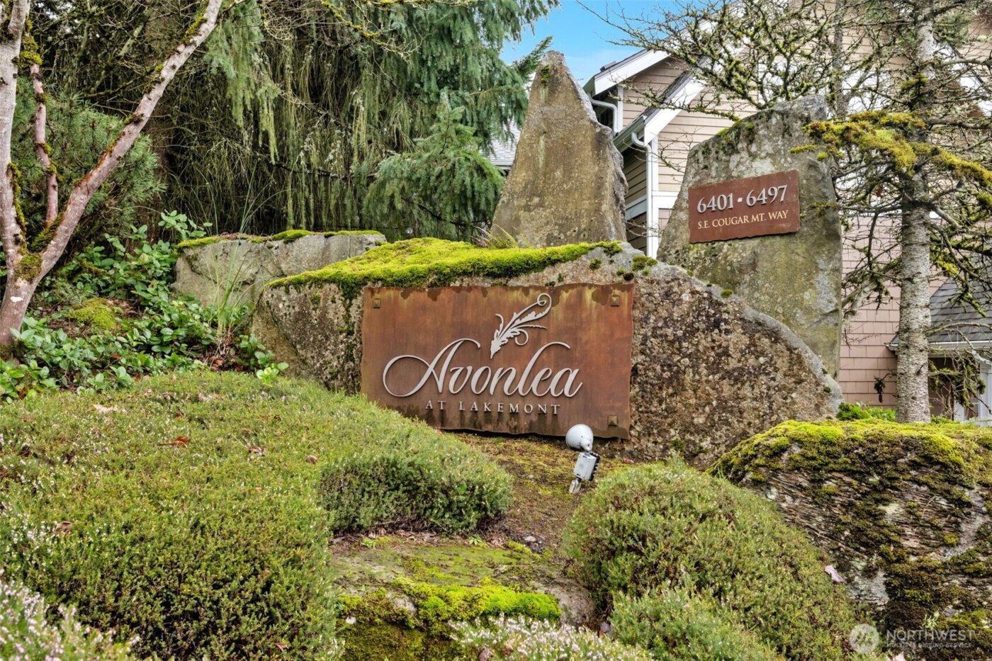 6441 SE Cougar Mountain Way , Bellevue, WA 98006