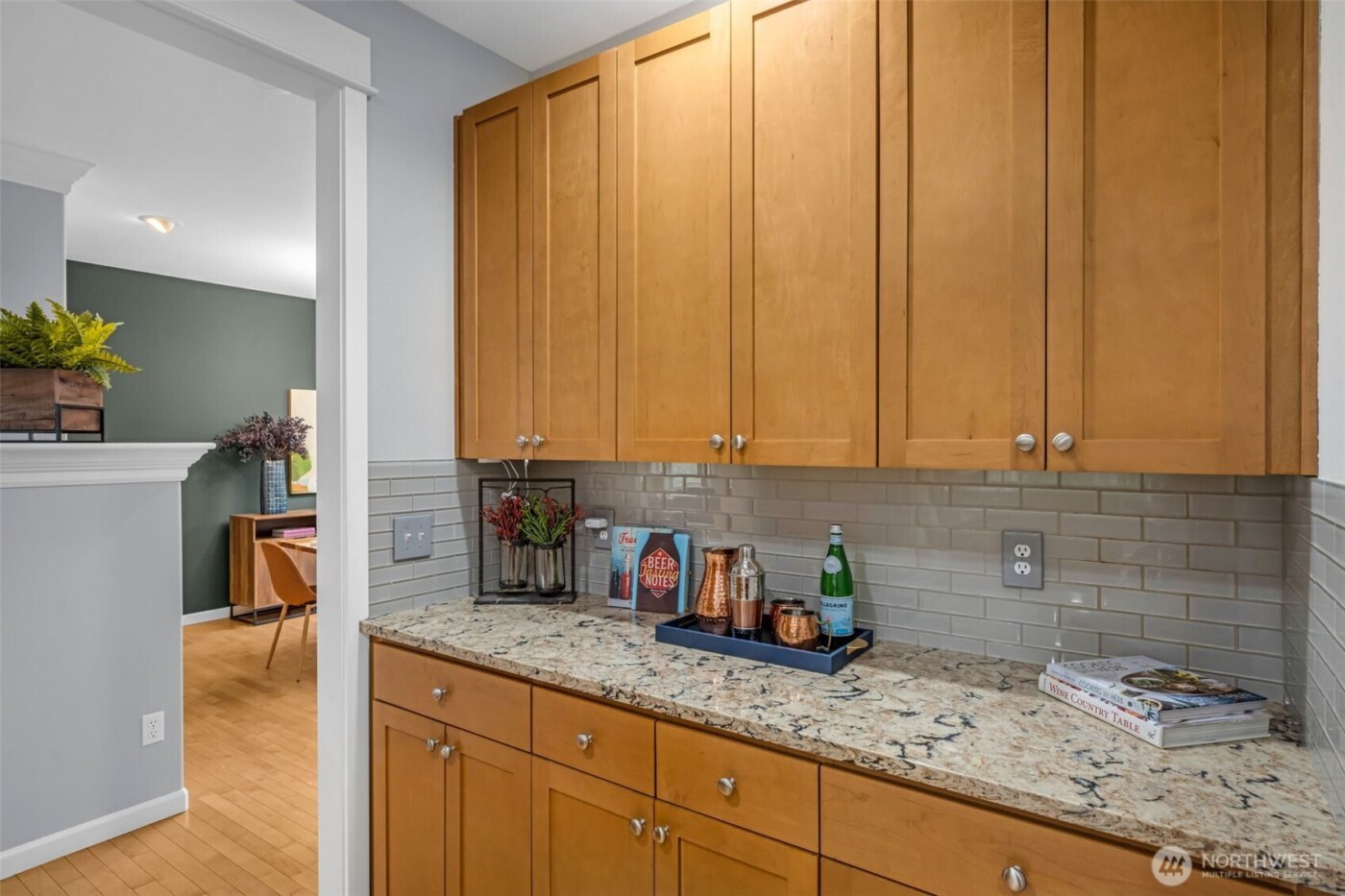 6441 SE Cougar Mountain Way , Bellevue, WA 98006