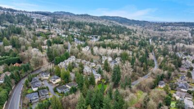 6441 SE Cougar Mountain Way , Bellevue, WA 98006 - Photo 35