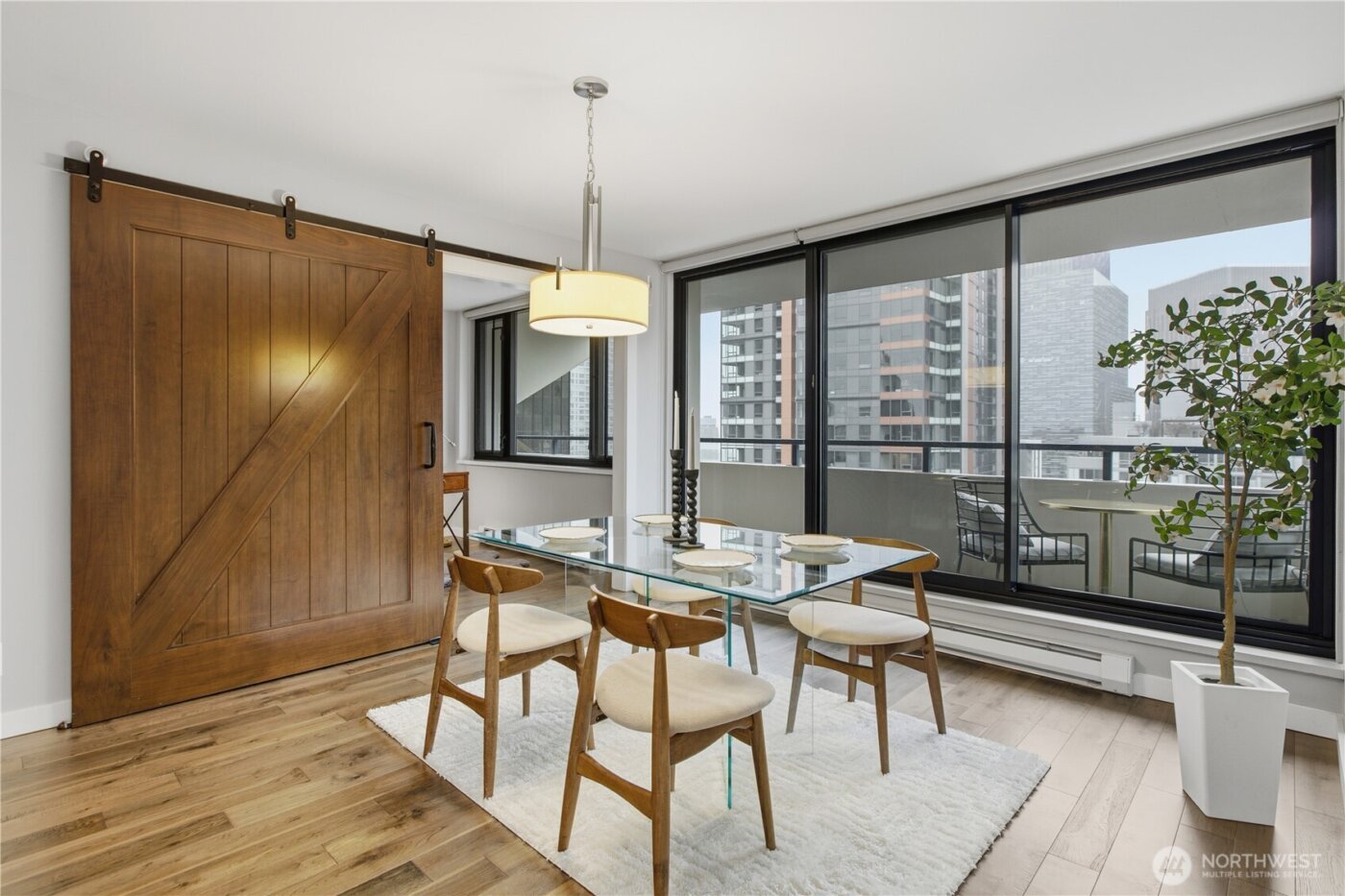 2100 3rd Avenue #2606, Seattle, WA 98121