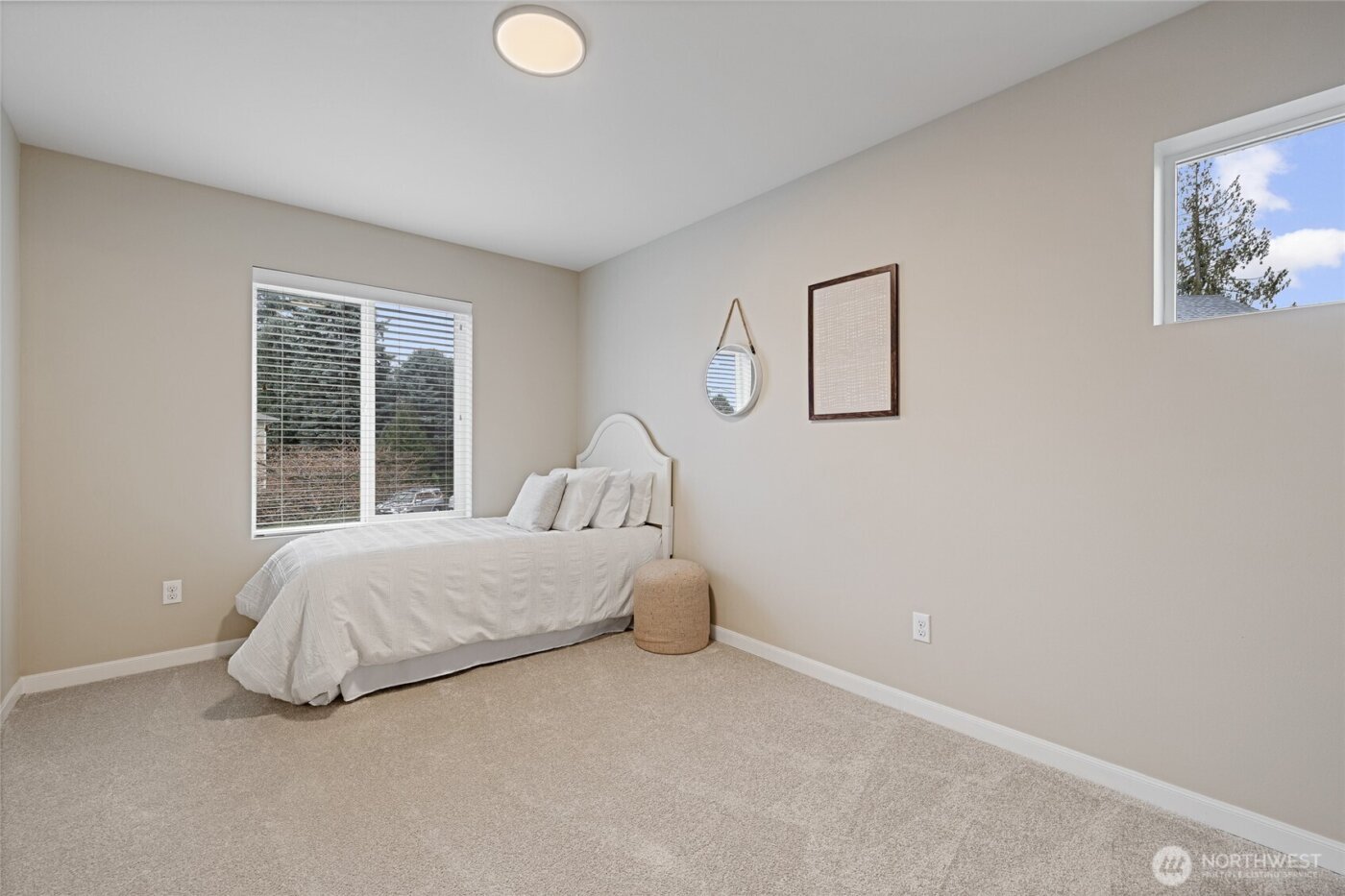 1016 207th Place SW, Lynnwood, WA 98036