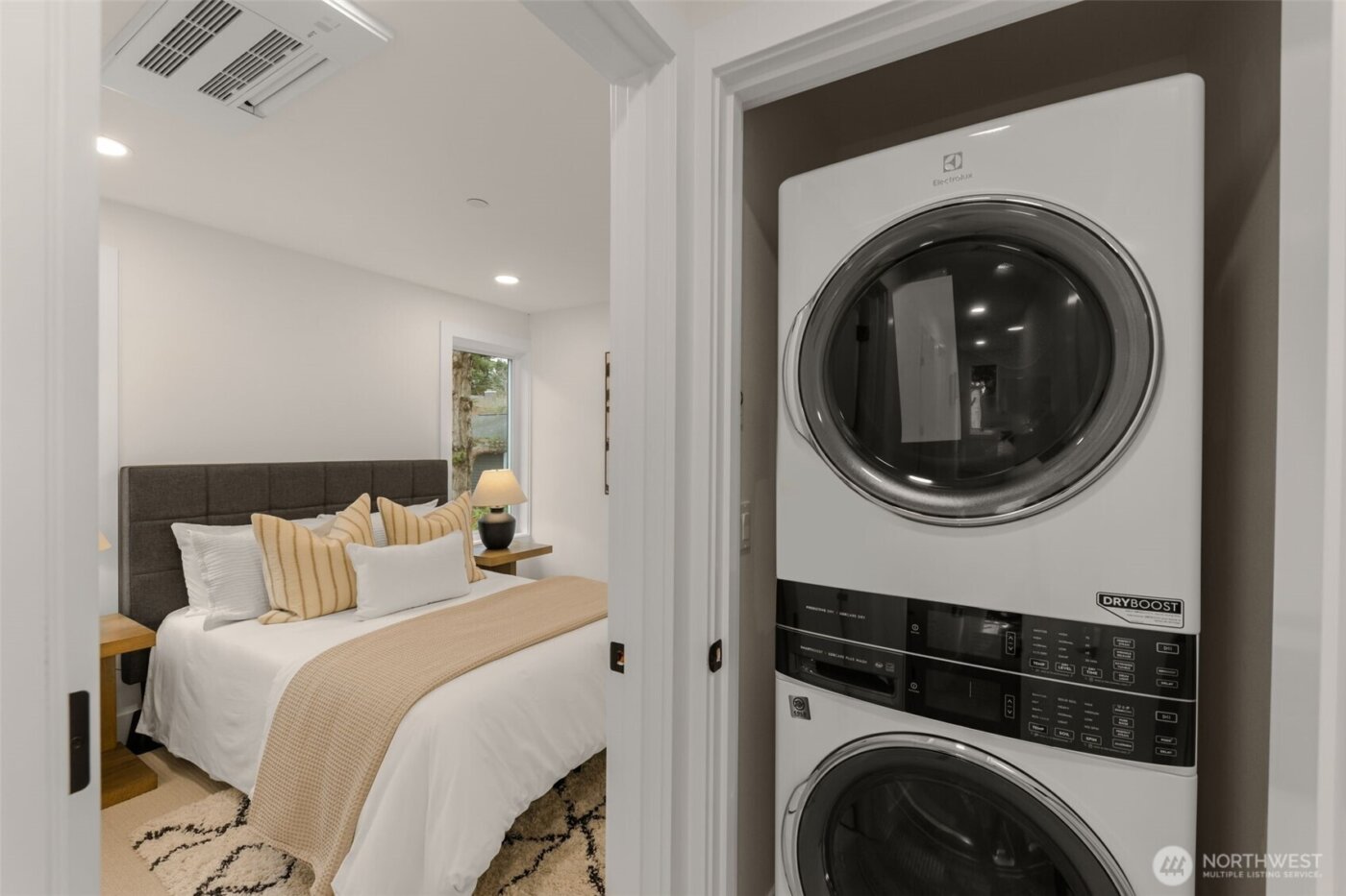 11413 NE 91st Street , Kirkland, WA 98033