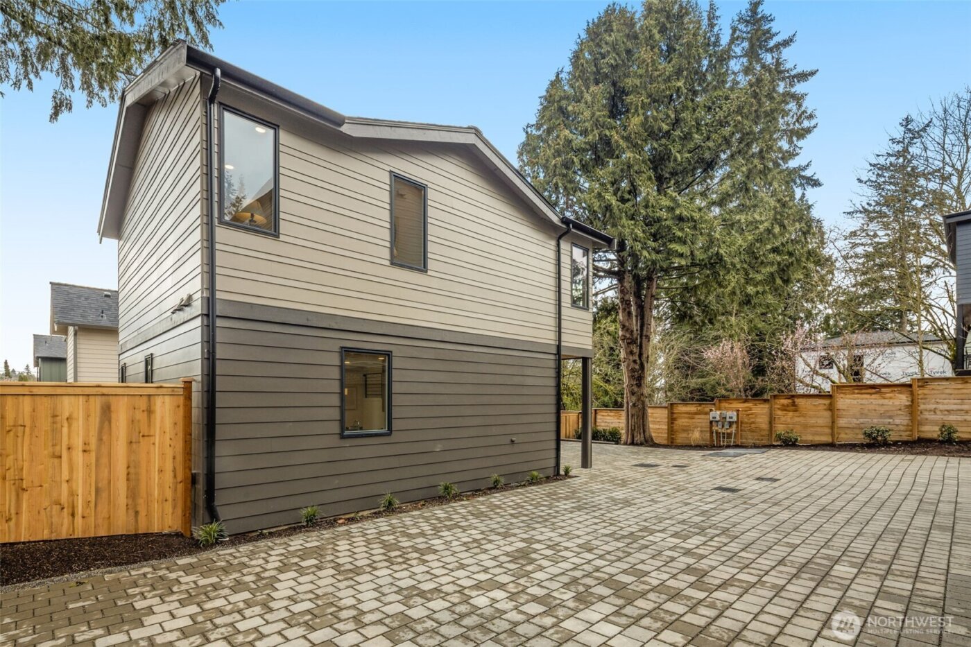 11413 NE 91st Street , Kirkland, WA 98033